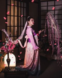 Japonský deštník / slunečník - hedvábný s červenými třásněmi - Květy Rudých Lilií Garden Store
