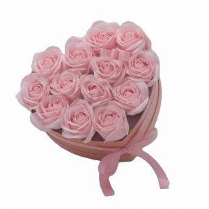 Luxusní dárkový box Mýdlových květů srdcový - 13 Růžových růží