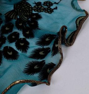 Luxusní Šátek v Čínském stylu s krajkovým obšíváním - vzor Páva - Bordó černá 190X40 cm Fashionstyle