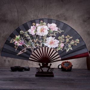 Tradiční hedvábný Čínský vějíř oboustranný středně velký - květy - černo vínový