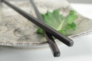 Sushi hůlky melamin - černé Made in Japan