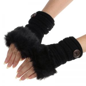 Bezprsté pletené rukavice s kožíškem a okrasným knoflíkem - Černé