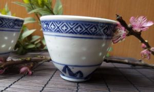 Čínský zdobený šálek Jiangxi - Rýžový porcelán 7,5 cm 100ml