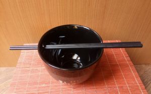 Čínská Soba miska s hůlkami - porcelán - Černo šedá 13 cm Made in China